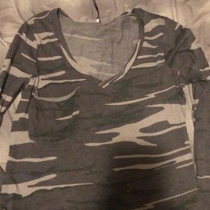 NWT Z Supply pocket, v-neck long-sleeved camo top